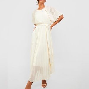 Brand new boohoo dress pleated ribbed style maxi length puffy sleeves cream